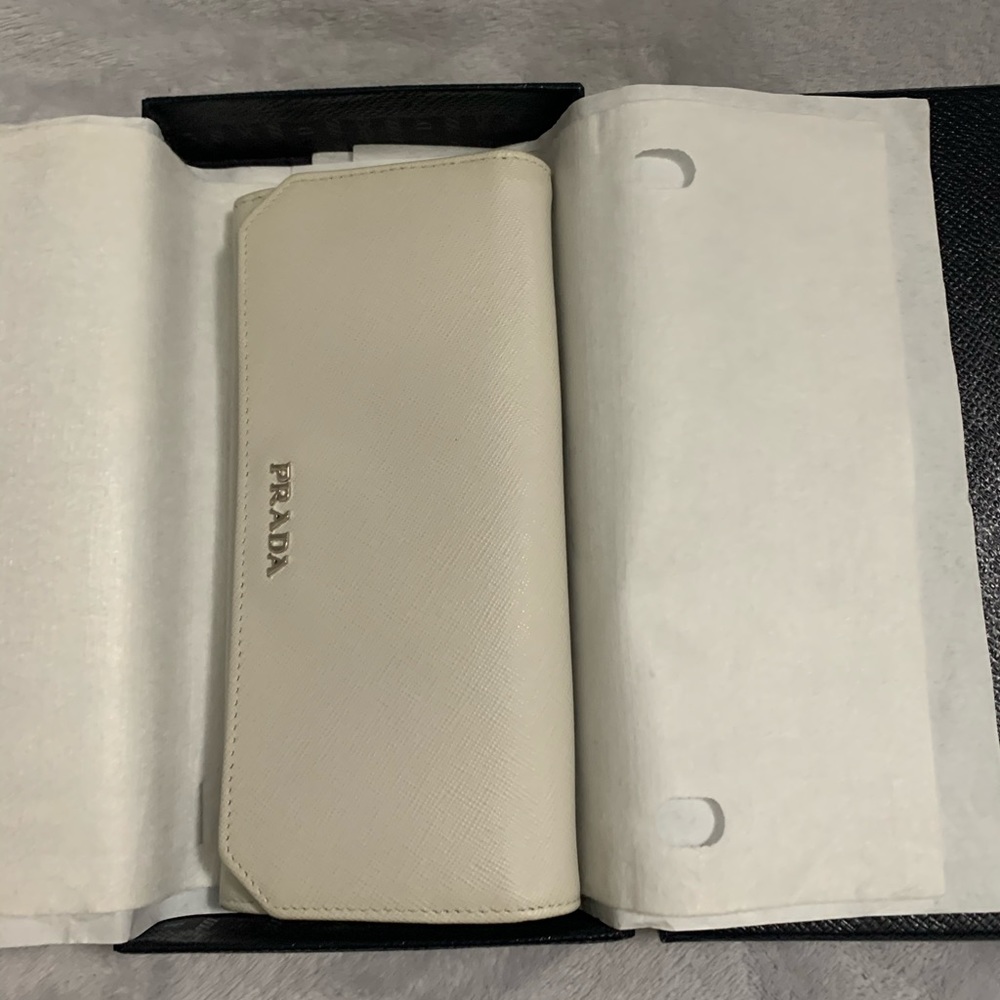 Prada Wallet - Picture 5 of 8